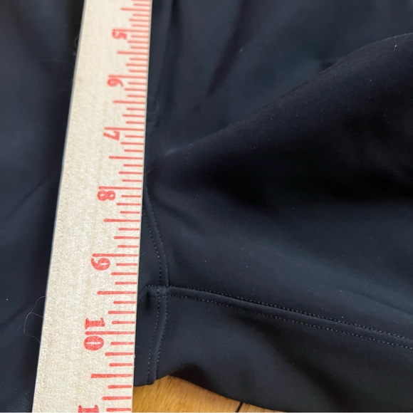 Lululemon On The Move Pants  Womens Size 4 Stretch Black Pockets Meas 27x27.5 - Picture 10 of 11